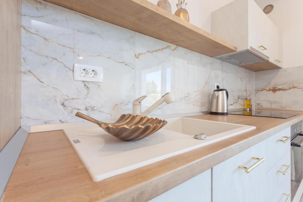 Tinel Boutique Apartment Promajna Exterior photo